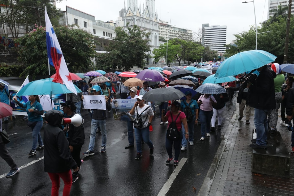 Iglesia católica recibe solicitud para facilitar diálogo entre docentes y Gobierno