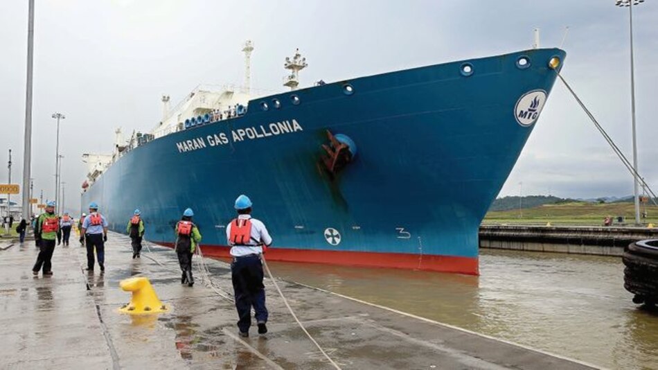 Canal ajusta calado de buques