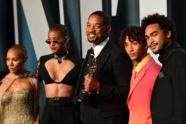 Will Smith se negó a irse de los Óscar tras abofetear a Chris Rock, dice la Academia