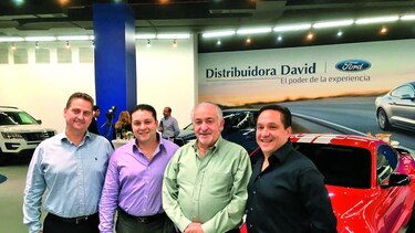 Se inauguró el ‘showroom’ de Ford en Altaplaza