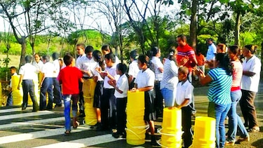 Padres y estudiantes de San Luis reclaman se nombren docentes
