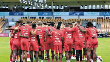 Selección ya entrenó ayer en Oslo, Noruega