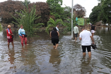 Los días tras el temblor: el silencio de las lanchas en El Arenal y un mar que se ensaña con isla Cañas