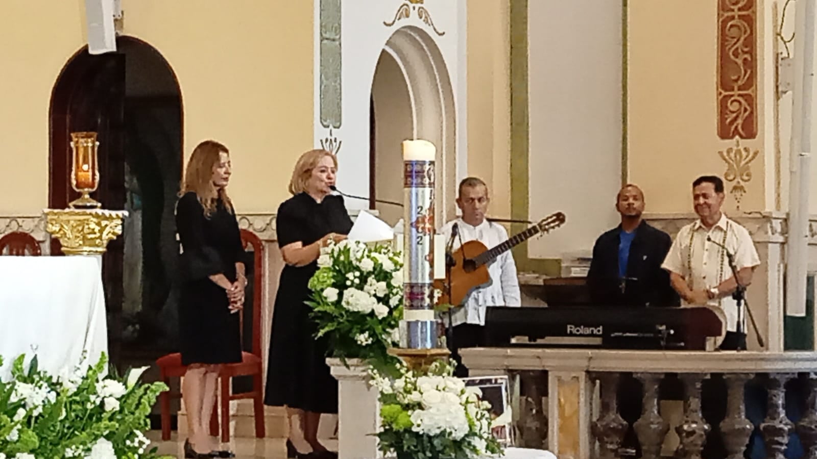 Las hijas de Yin Carrizo, junto a Sergio y Colaquito Cortez. LP/ Martha Vanessa Concepción