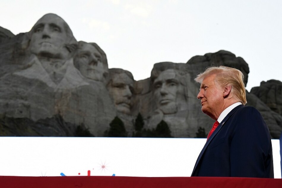 Trump visita el monte Rushmore mientras EU suma récords de contagios del virus