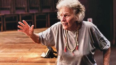 Ariane Mnouchkine monta una obra