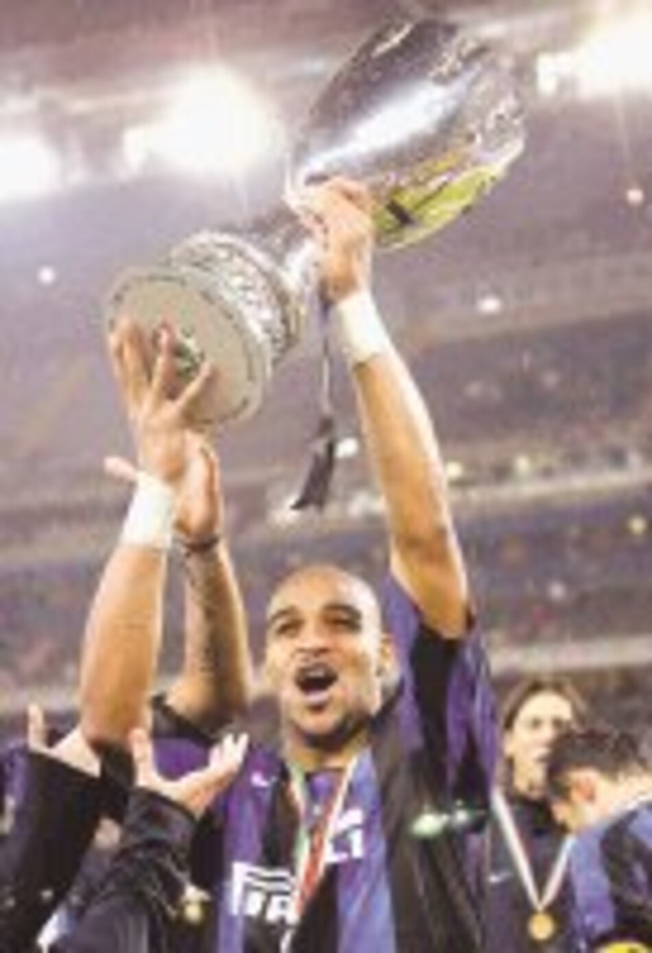 Inter de Milán gana por gol de Verón