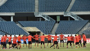 Fuerte tormenta hace peligrar el partido Colombia-Chile