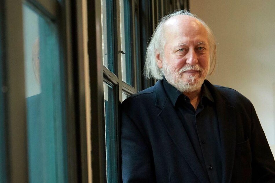 El escritor húngaro László Krasznahorkai recibe el premio Nobel de Literatura 2025