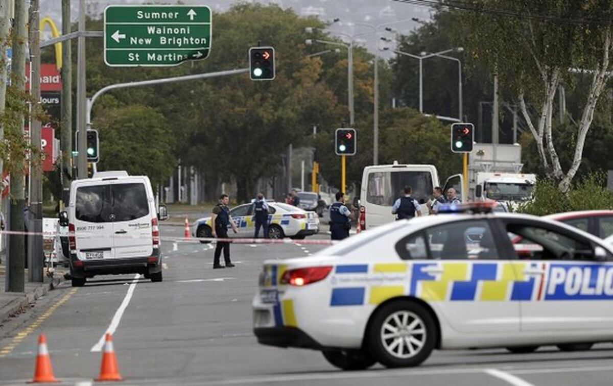 Retén policial en Linwood, Christchurch.