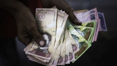 Venezuela emite billetes de mayor denominación