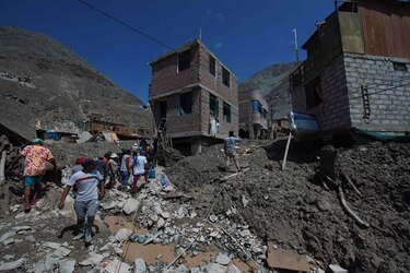 Aumenta la cifra de fallecidos por aludes en el sur de Perú 