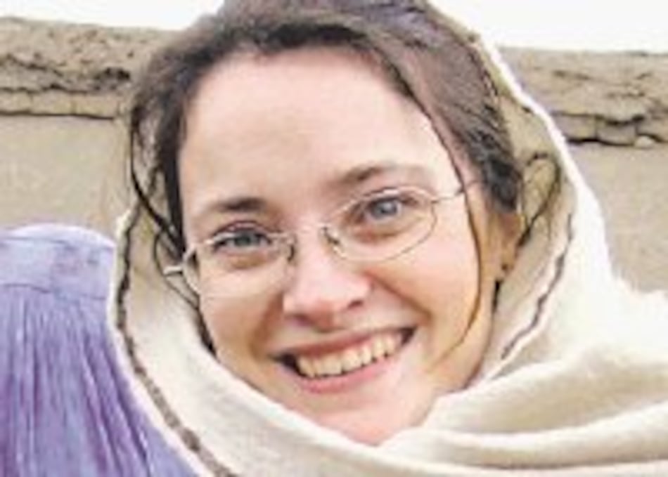 Liberan a cooperante italiana