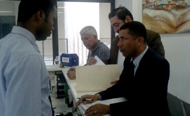 Miembros del PRD intentan tumbar resolución del CEN