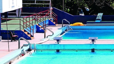 Extraen agua de piscina Eileen Coparropa para los culecos