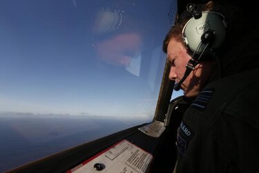 Recuperan objetos del Índico, pero no confirman relación con MH370