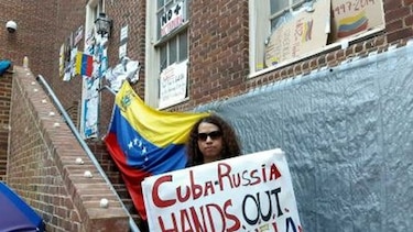 Dos mujeres, dos caras de la toma de la embajada de Venezuela en Estados Unidos