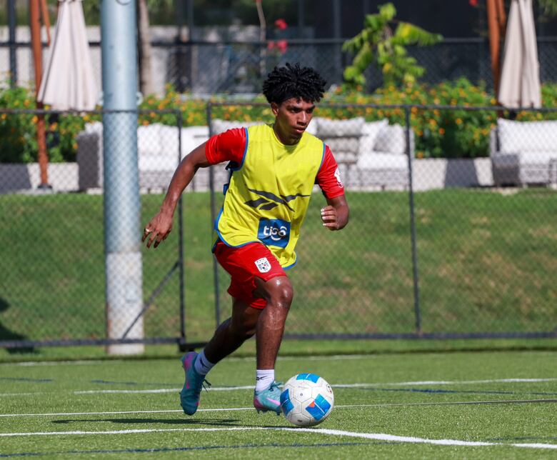 Jorge Dely Valdés y los ambiciosos planes para el Francia y Chile
