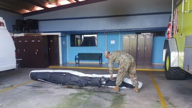 Encuentran flotador del patín izquierdo del helicóptero HP-1762