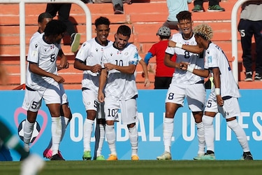 República Dominicana se queda sin escuchar su himno en su histórico debut en un Mundial