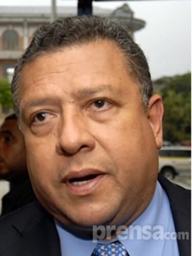 Vergara reta a especialistas para que trabajen en el interior
