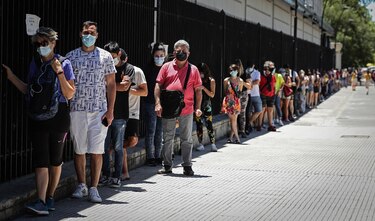 Argentina supera los 100,000 contagios de Covid-19 en un día