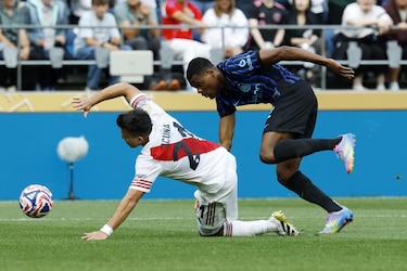 Mundial de Clubes: Dumfries y Acuña fueron protagonistas de un final bochornoso