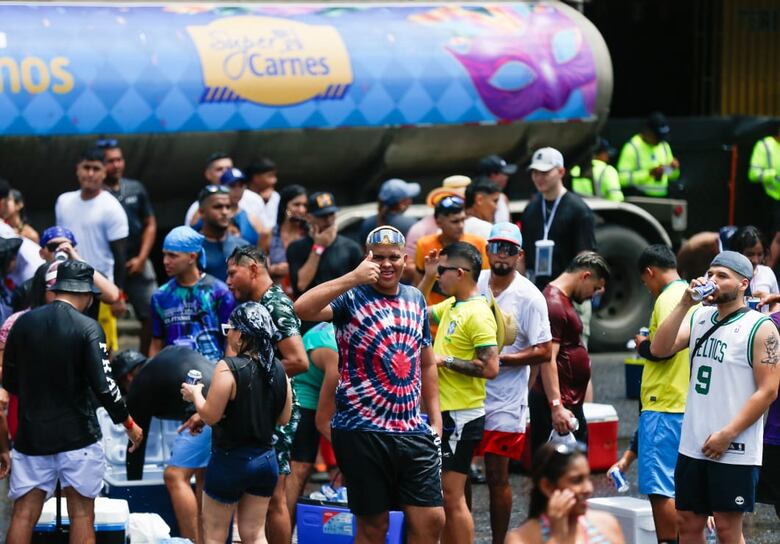 Así se vive el carnaval en Santiago; Mi Diario transmite en vivo los culecos