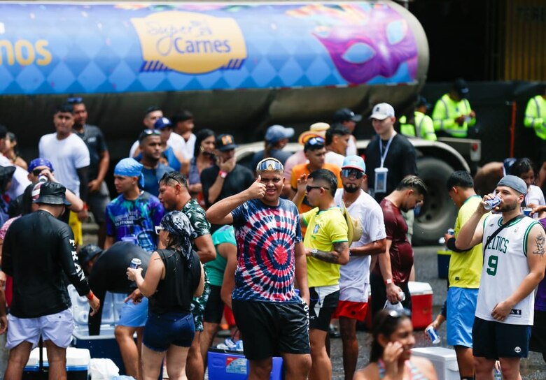 Así se vive el carnaval en Santiago; Mi Diario transmite en vivo los culecos