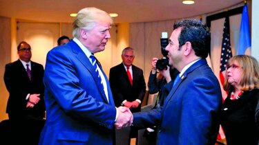 Trump se reúne con su homólogo Jimmy Morales