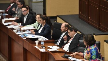 Diputados confrontan al MEF, pero aprueban en segundo debate el proyecto que eleva el límite del gasto