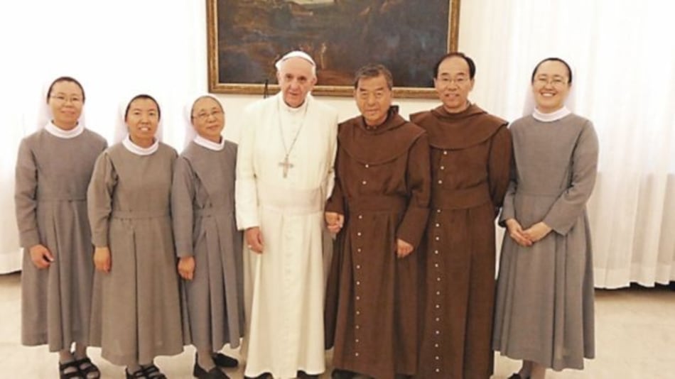 Kkottongnae ayudando sin fronteras