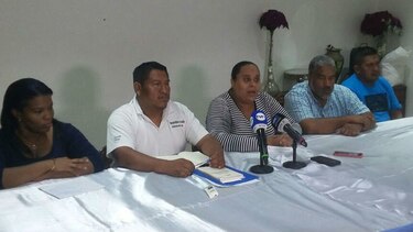 Padres de familia piden a docentes que reconsideren llamado a paro