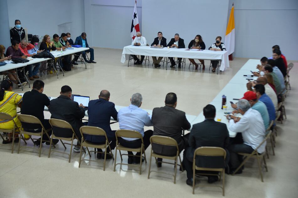 Diálogo: alianza descarta sentarse con empresarios