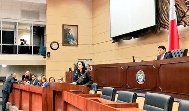 Canciller presenta proyecto de ley para modificar un artículo de la carrera diplomática