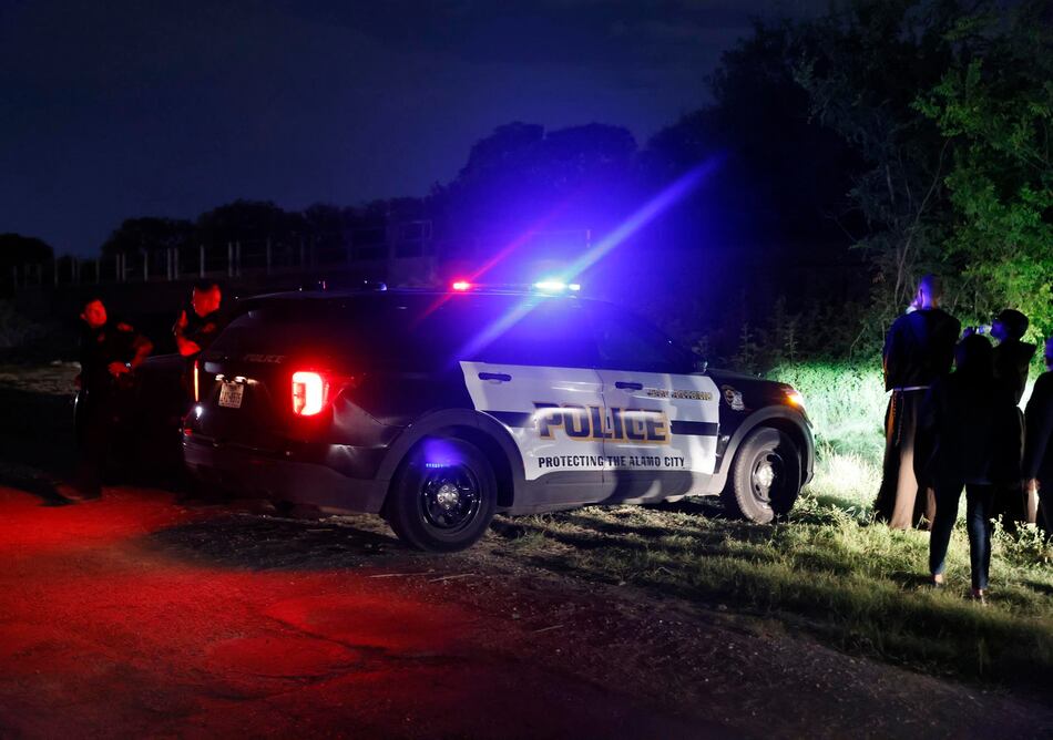 Suben a 53 los migrantes muertos en camión abandonado en Texas