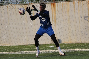 El portero Eddie Roberts reemplazará a Luis Mejía