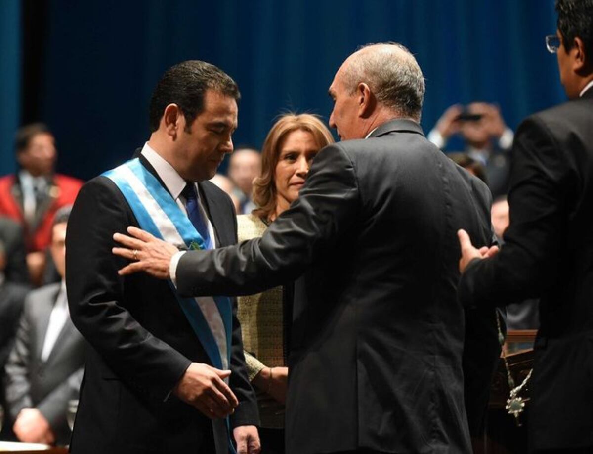 Jimmy Morales asume presidencia de Guatemala