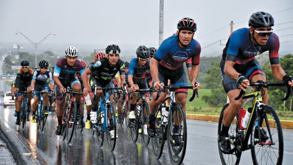 Archibold y Jurado dominan la ruta