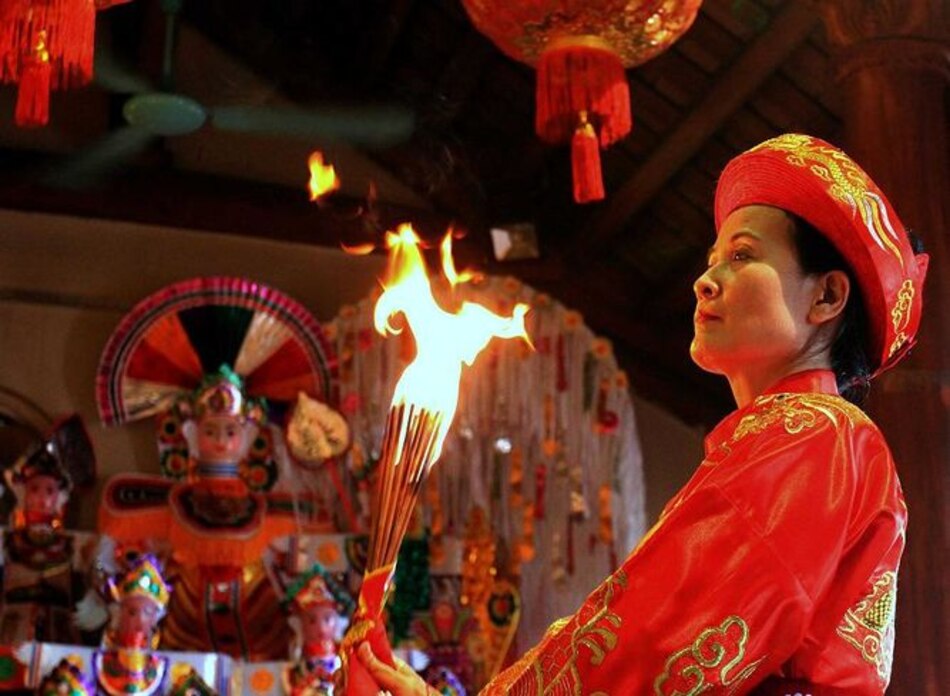 Chamanes de Vietnam invocan a los espíritus para curar todo tipo de males