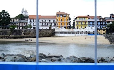 Playa Prieta vuelve al público entre llamados a proteger su valor histórico y ambiental
