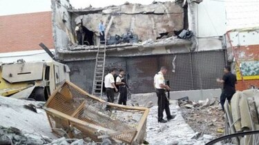 Usando dinamita, grupo comando de 50 ladrones roba 40 millones de dólares en Paraguay