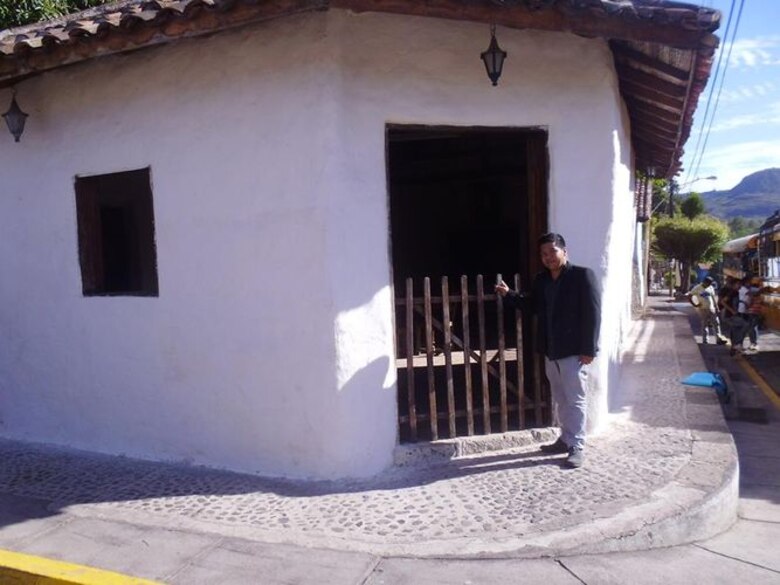 El mar que habita en la poesía del panameño Javier Alvarado