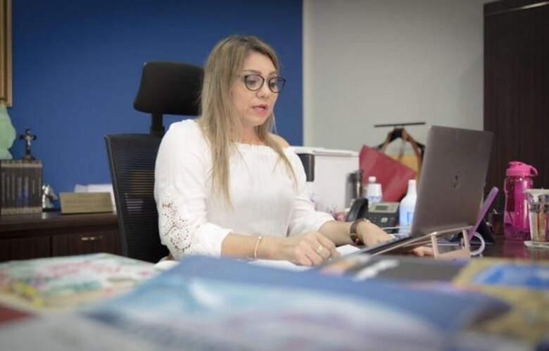 Ministra Zapata dice que se plantea la opción de prorrogar la suspensión de los contratos ‘en función de actividades y realidades’