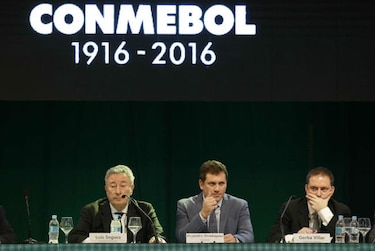 FIFA suspende pagos a la Conmebol y Concacaf