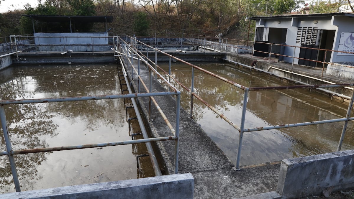 Miambiente detecta 420 puntos activos de contaminación por aguas residuales en el país