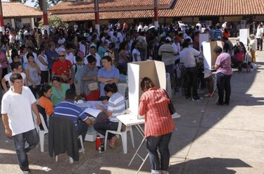Bocas de urnas generan tensión y protestas en Paraguay