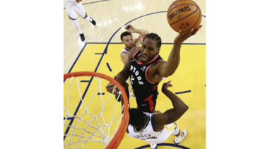 Raptors vencen a diezmados Warriors y toman ventaja