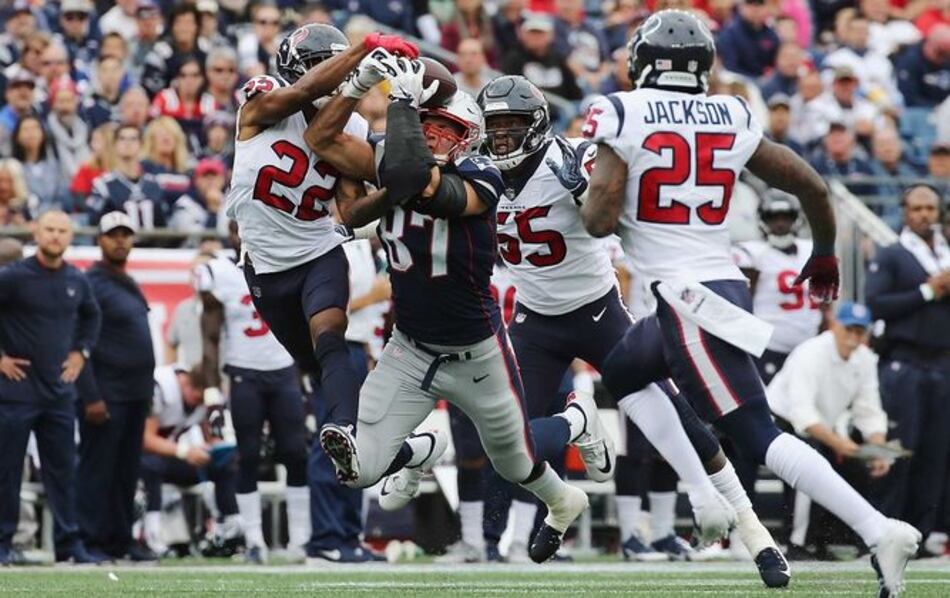 Brady y Gronkowski abren campaña venciendo a Texans