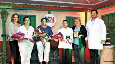 Hospital Nacional celebró con una tarde típica conmemorando sus 45 años